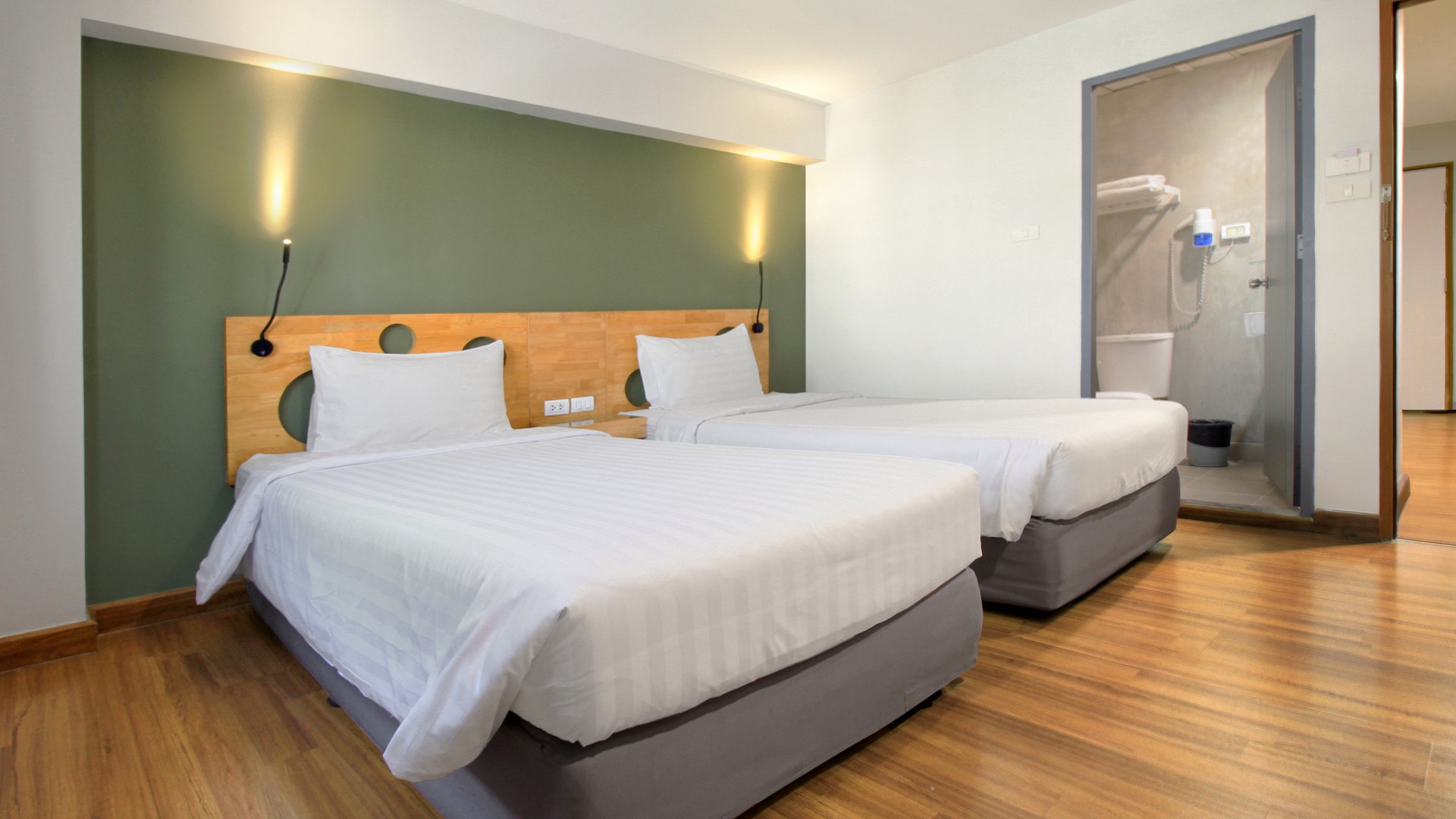 Standard Twin Room